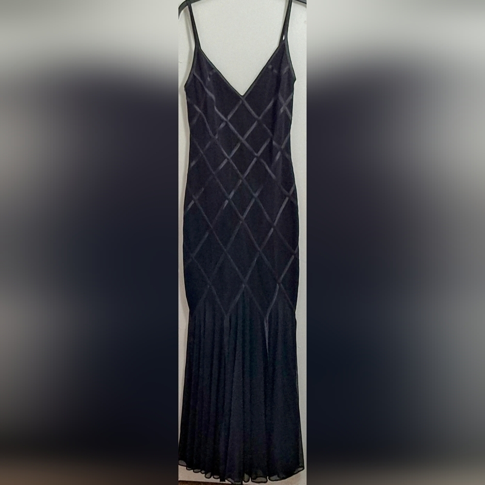 TADASHI Shoji Exquisite Elegant Gown - Picture 5 of 9